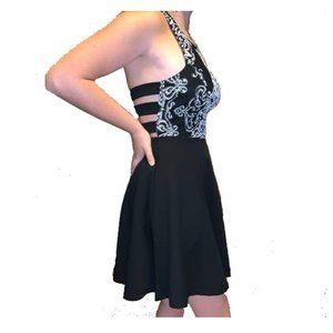 Speechless Black/White Bodice Fit Flare Prom Dress